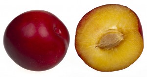 1280px-Red-Plums